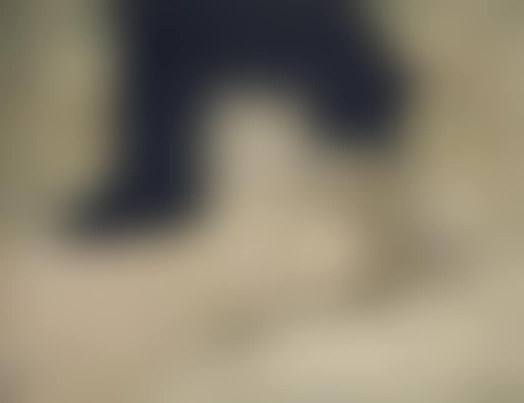 Buste de femme allongée au chat (preview)