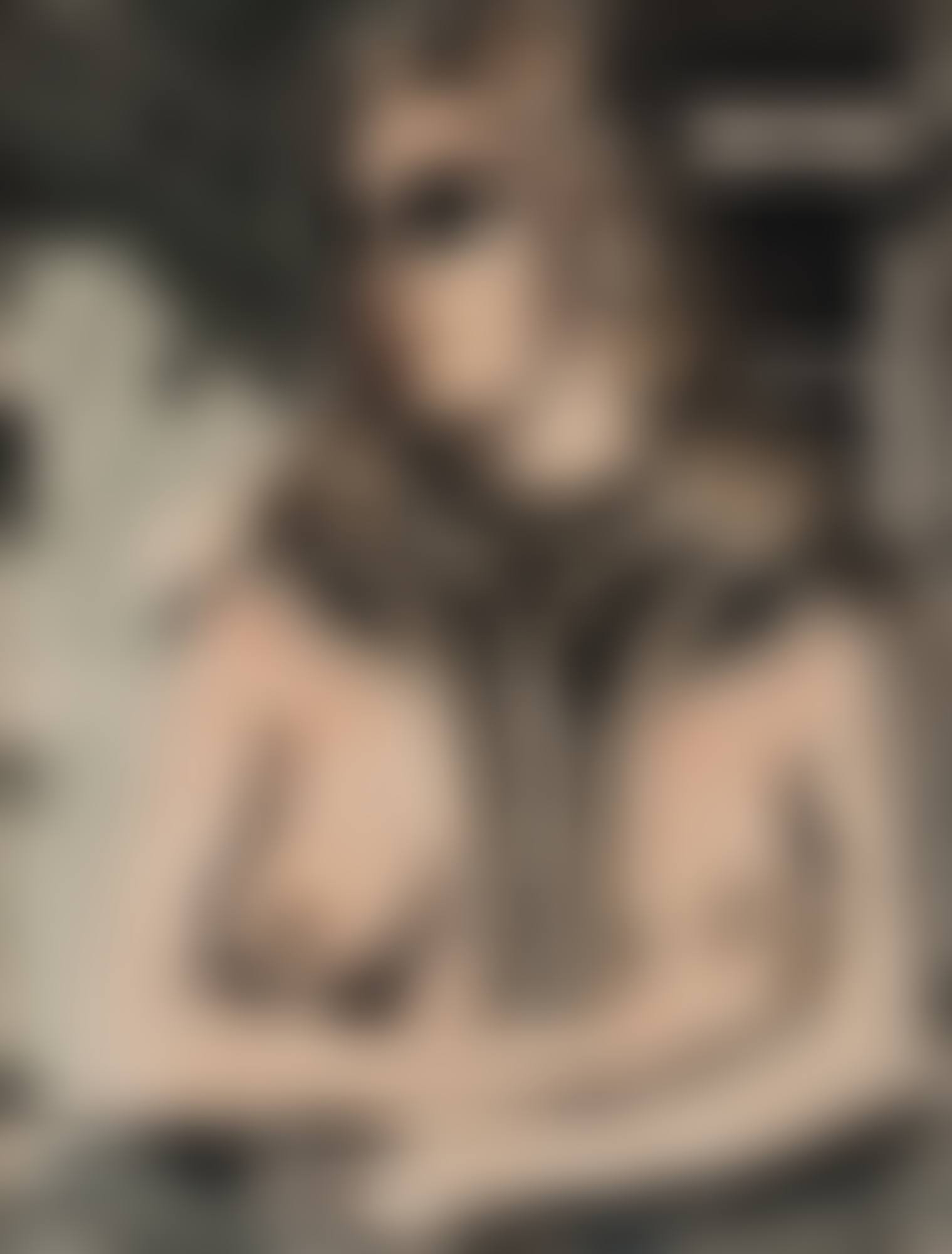 JEUNE FEMME AUX BRAS CROISÉS (preview)