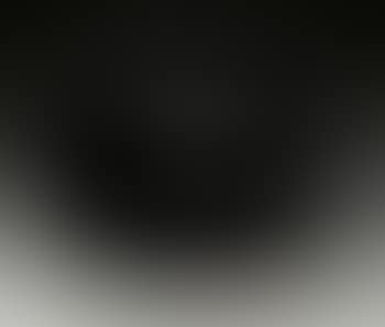 Visage dans un ovale (preview)