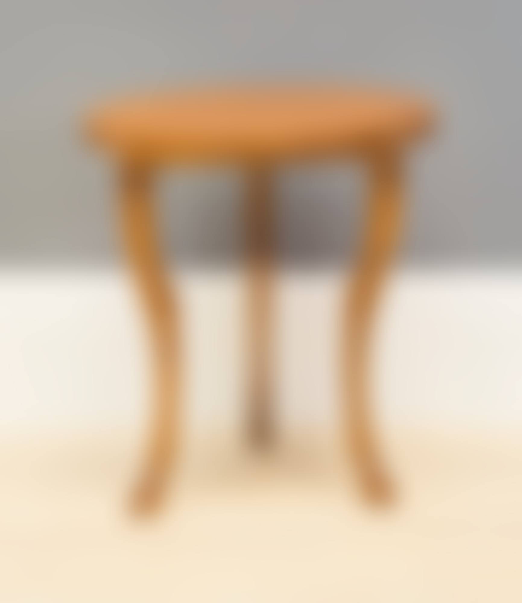 TABLE WITH THREE LEGS (preview)