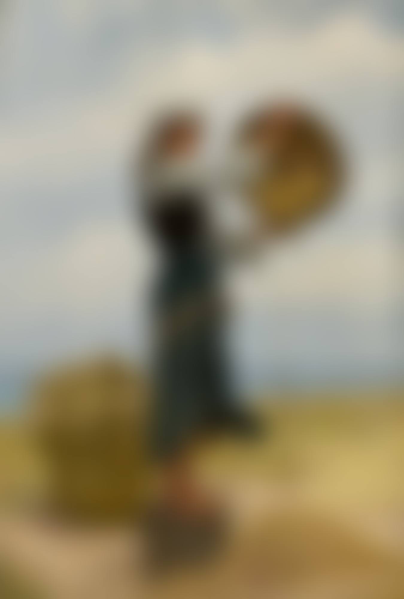 WOMAN SIFTING (preview)