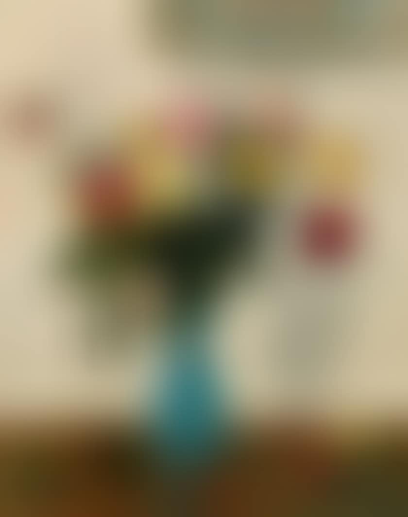 Roses in a blue vase (preview)
