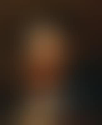 Young girl in traditional costume (preview)