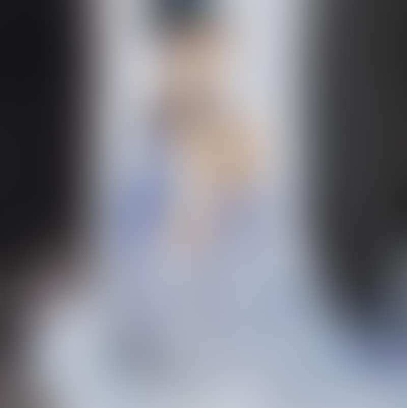 Lady With Mirror (preview)