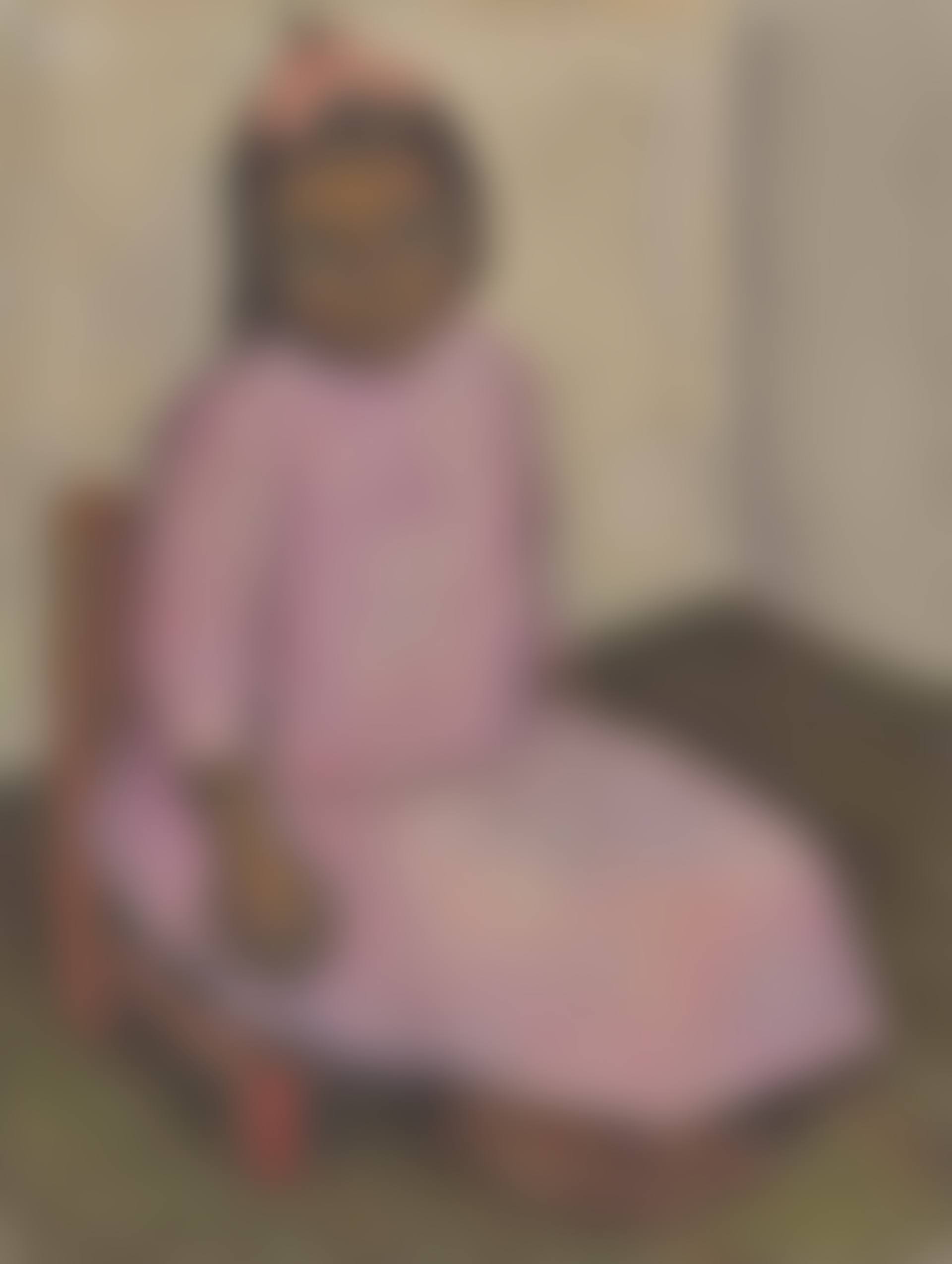 Niña con vestido rosa (preview)