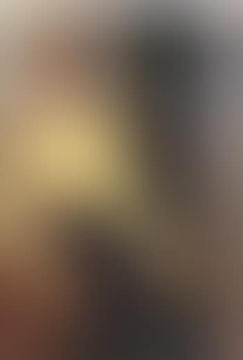 Seated woman (preview)