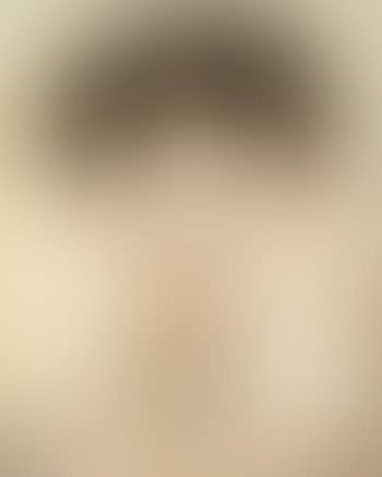 Portrait of woman (preview)