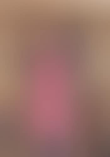 Banista quitandose los lentes - Bather taking off her glasses (preview)