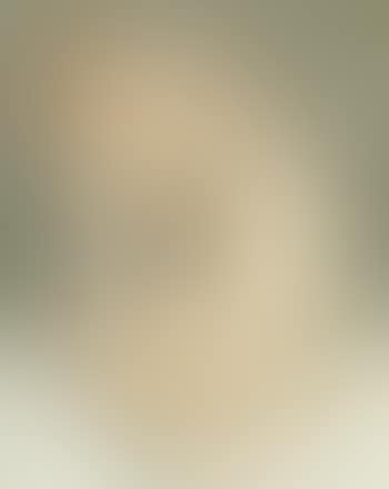 Female nude kneeling on the bed (preview)