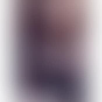 Portrait of a family group (preview)