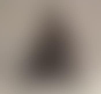 Seated figure (preview)