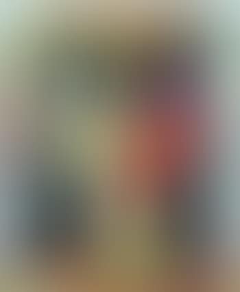 Portrait de femme au chapeau a pompons et au corsage imprime (preview)