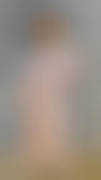 Portrait de Jeanne en robe rose (preview)