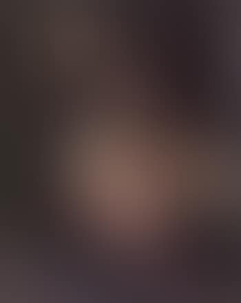 Portrait of blond woman (preview)