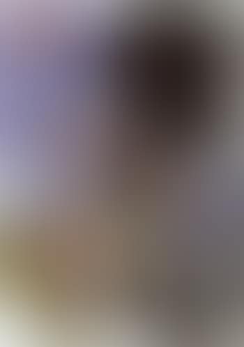Blonde Frau mit zwei Tannen (preview)