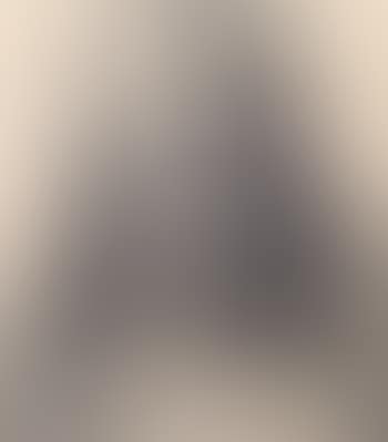Old woman holding a knotted rope (preview)