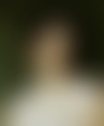 Portrait of young girl (preview)