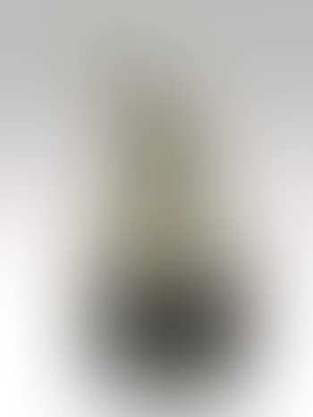 Seated woman (preview)