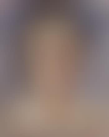 Portrait of woman (preview)