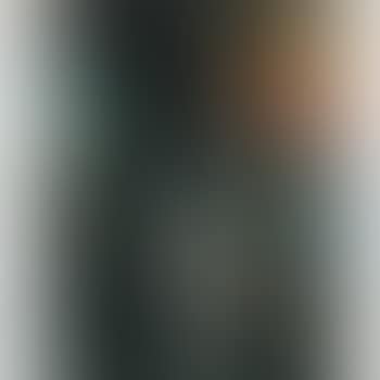 Mujer Desvistiéndose (preview)