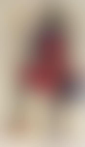 Frau mit rotem Kleid (preview)