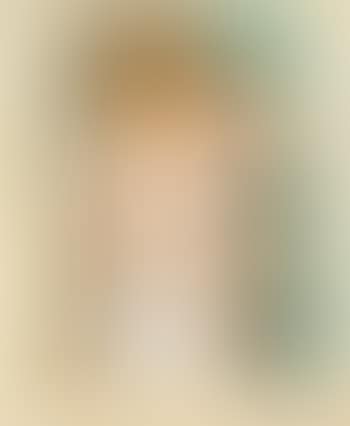 Rothaarige Frau am Fenster. (preview)