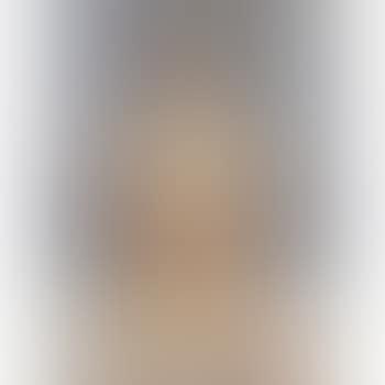 Nude With Arms Folded (preview)
