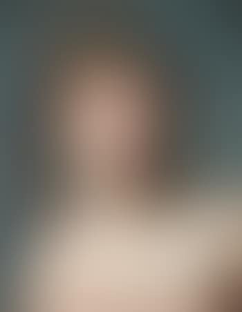 Junges Mädchen mit Weintraubenkranz im Haar (preview)