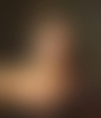 Brustportrait einer Frau mit entblößter Schulter (preview)