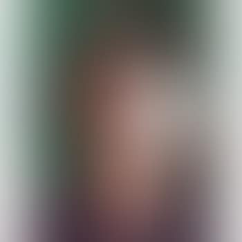 Retrato Con Medio Rostro Naranja (preview)