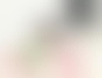 Seated woman (preview)