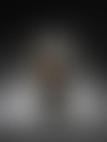 Head of Miss Nora Robbins (preview)