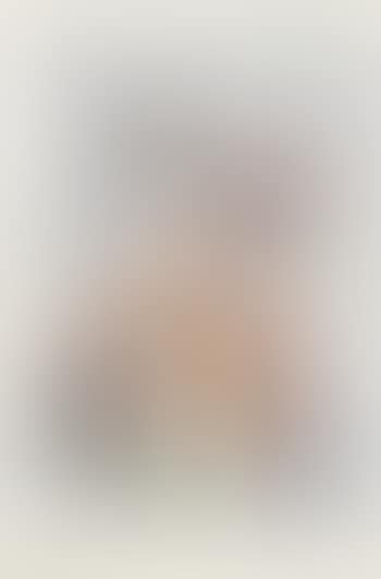 Jeune femme assise (preview)