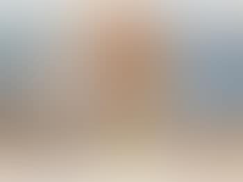 Frau und Kind am Strand (preview)