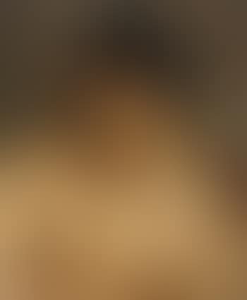 Portrait de jeune femme nue en buste (preview)