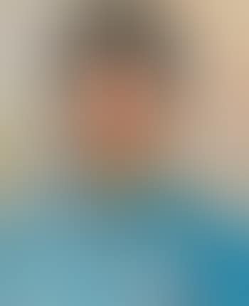 Porträt einer Frau im blauen Kleid. (preview)