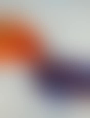 Composition rouge et bleue sur fond bleu ciel (preview)