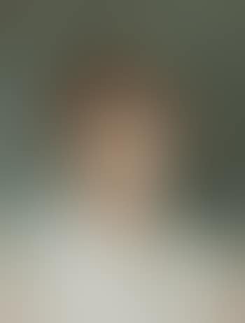 Ritratto di donna elegante [Portrait of elegant woman] (preview)