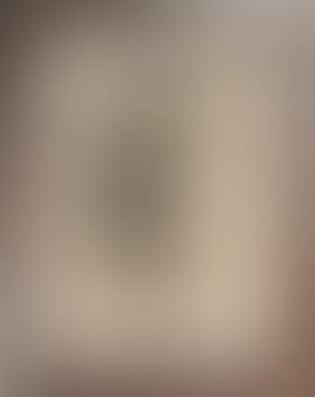 Woman wearing a cloche hat (preview)
