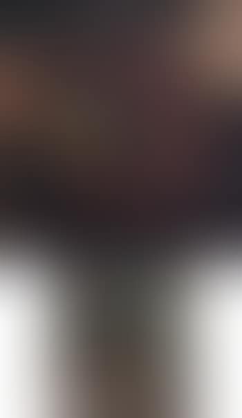 Potret dengan Bunga Mawar (Portrait with a Rose) (preview)