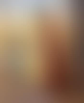 Lady on the balcony, La Parisienne (preview)