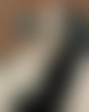Figura Reclinada Con Aerolito Al Fondo (preview)