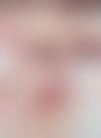 Distorted mirror Kate Moss (preview)