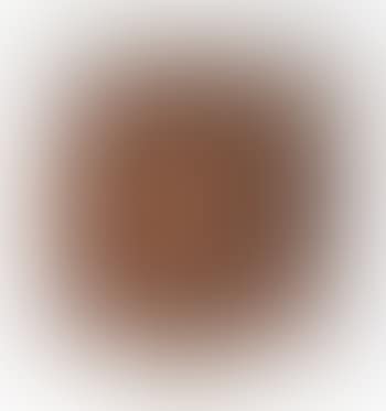 Visage de femme en terre naturelle (preview)