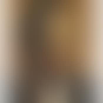 Figure in spectacles (preview)