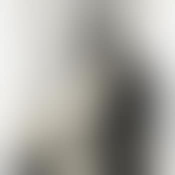 Seated nude (preview)