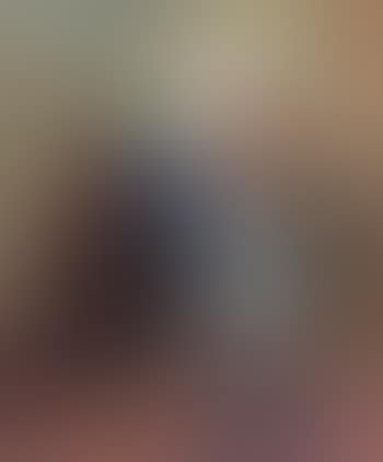 Portrait einer alten Frau mit Gebetbuch und weißer Haube (preview)