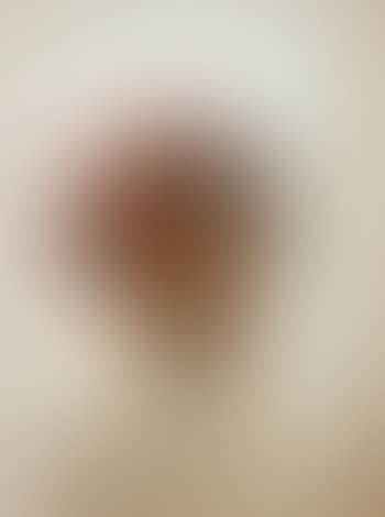Head of Spanish girl, Sevilla (preview)