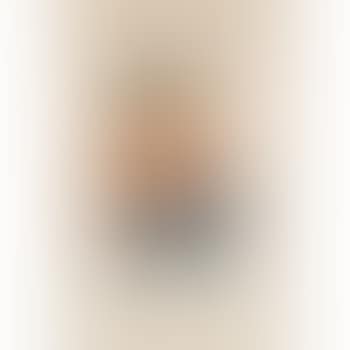 Sentado Nina (preview)