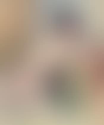 Femme nue assise de trois quarts (preview)